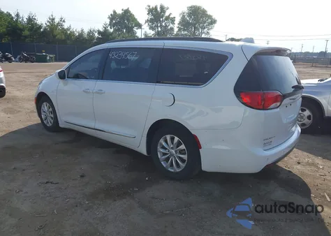 2017 Chrysler Pacifica Touring-L из США, поврежденный, VIN 2C4RC1BGXHR688119